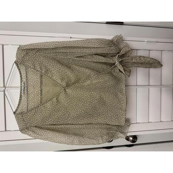 Abercrombie & Fitch long sleeve chiffon wrap blouse size Large - Picture 1 of 6